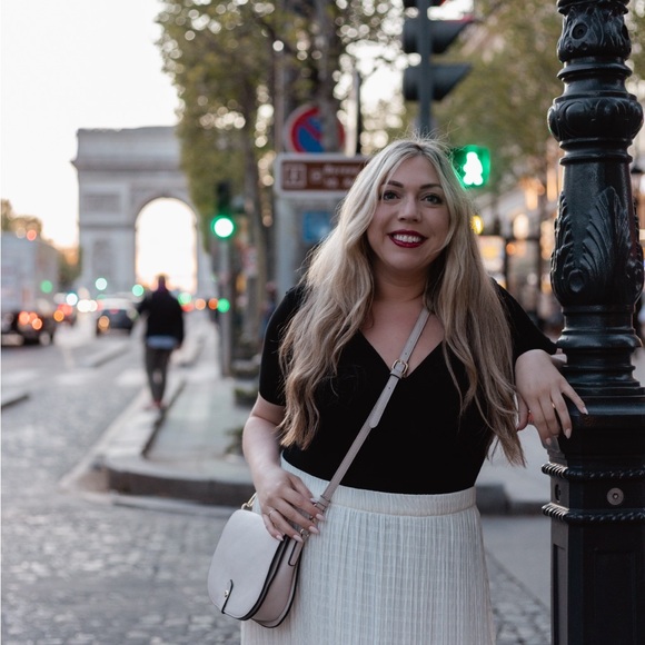 Meet your Posher, Jodie - Picture 2 of 2